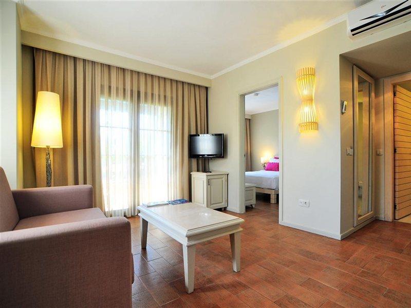 Zeytinada Hotel Torba Buitenkant foto